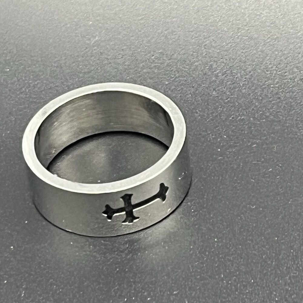 Men'S Stainless Steel Comfort Fit Cross Ring Band size 8 1/2 New WO Tags
